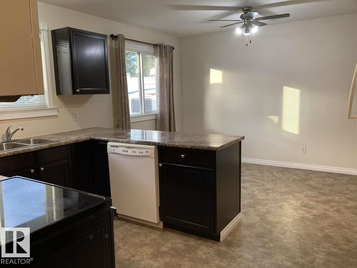 4321 41 AV — photo 5