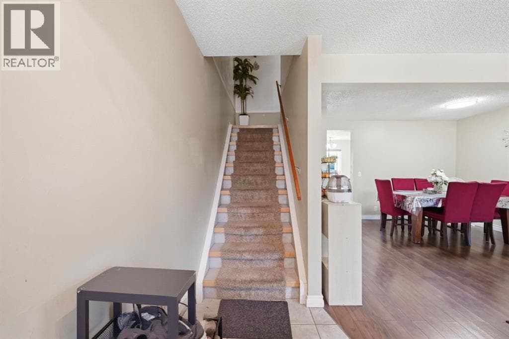 46 Falconer Terrace NE — photo 4