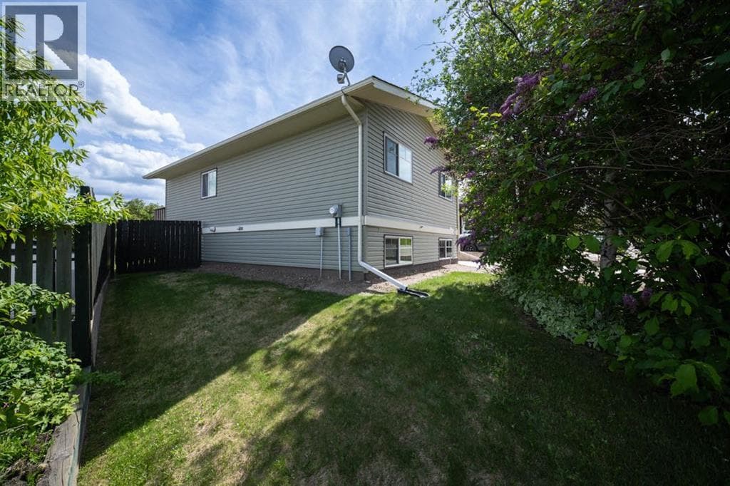 1065 Timberline Drive — photo 2