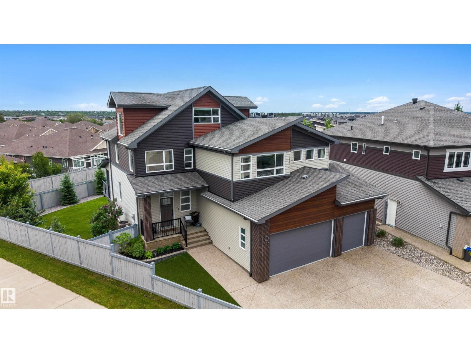 19 LAPIERRE PL