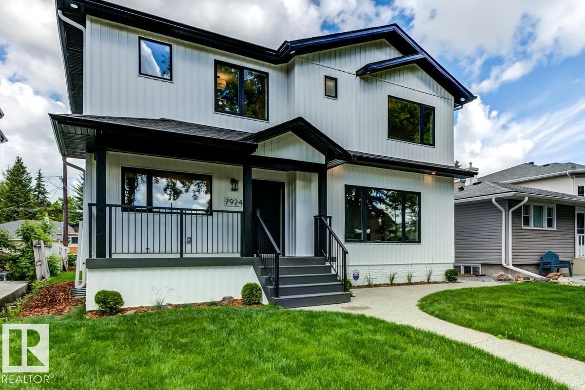 7924 92 AV NW — photo 2
