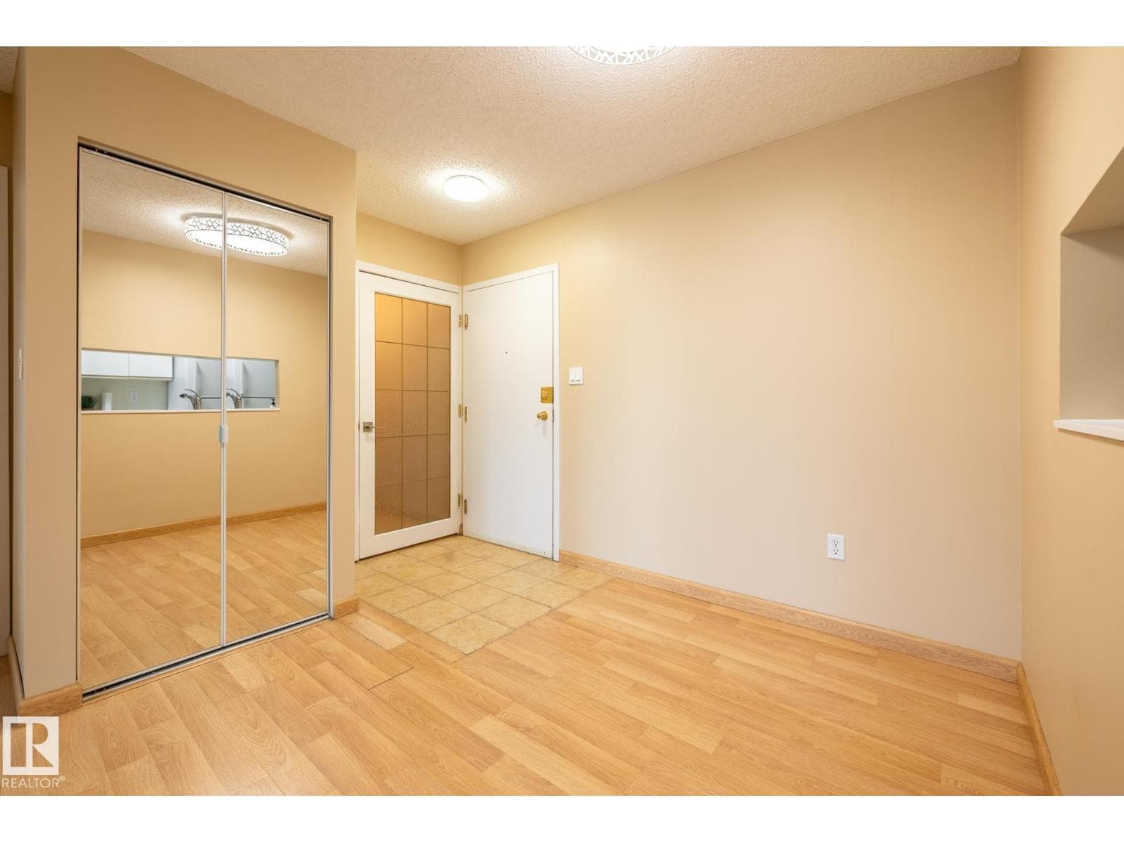 #324 6720 158 AV NW — photo 4