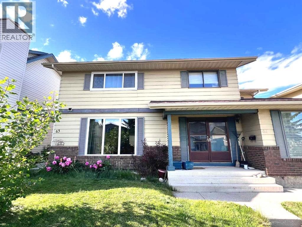 63 Strathcona Crescent SW — photo 2
