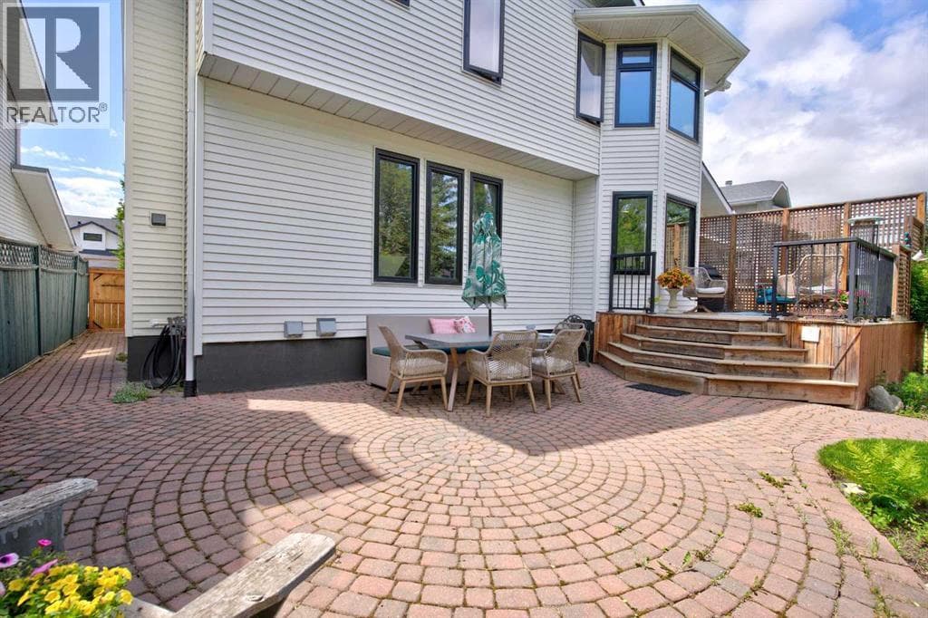 76 Edgepark Road NW — photo 4