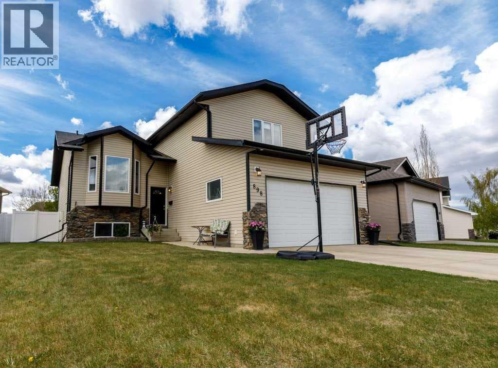 898 Ramage Crescent — photo 2
