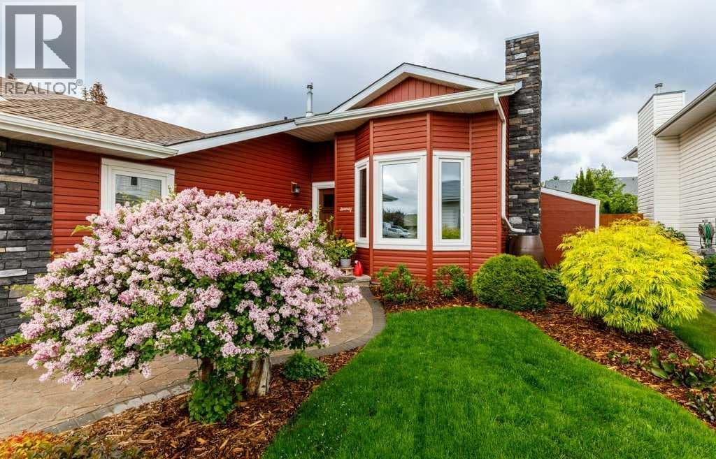 70 Douglas Avenue — photo 3