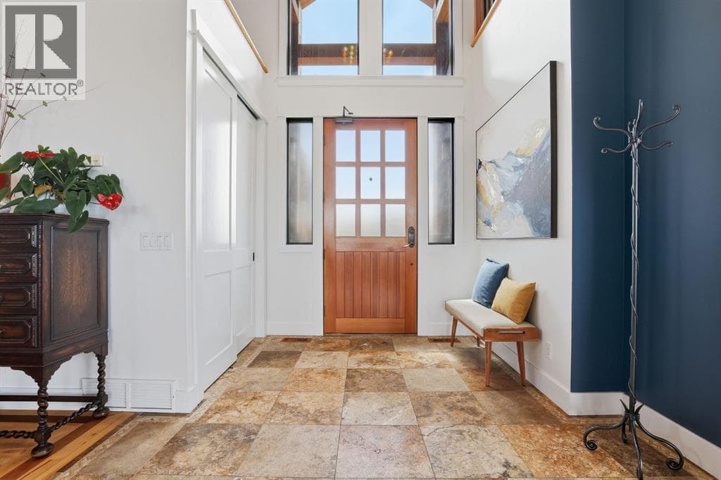 648 Montclair Place — photo 4