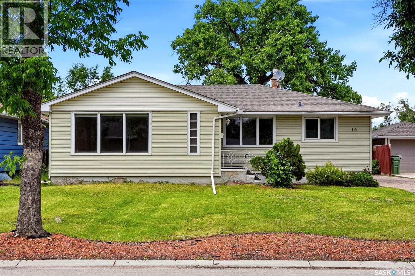 10 Lamont CRESCENT — photo 2