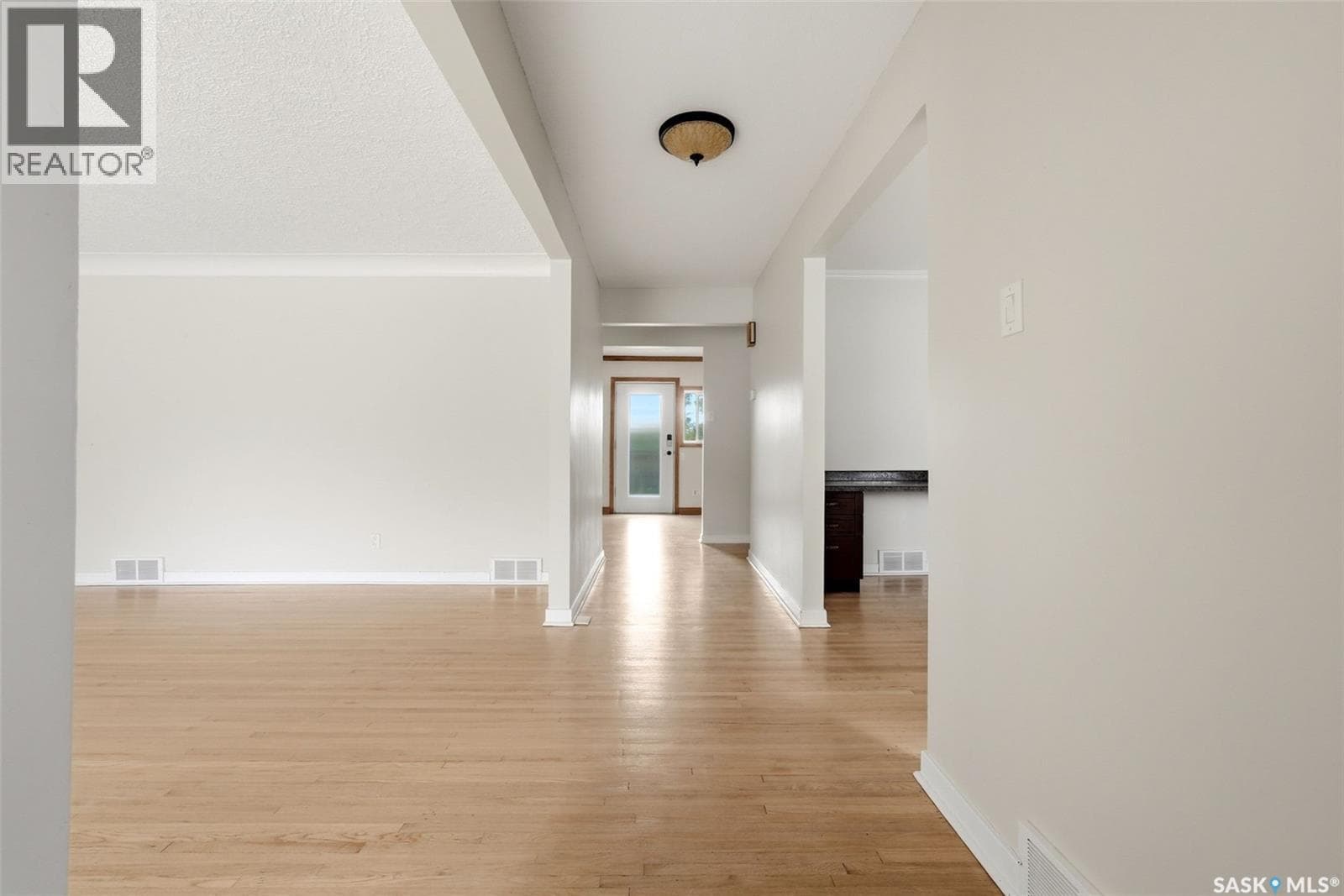 10 Lamont CRESCENT — photo 4