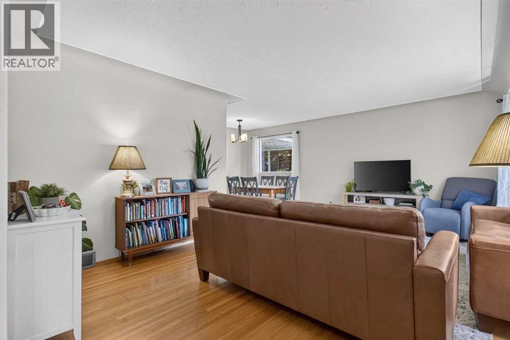 3431 23 Street NW — photo 5