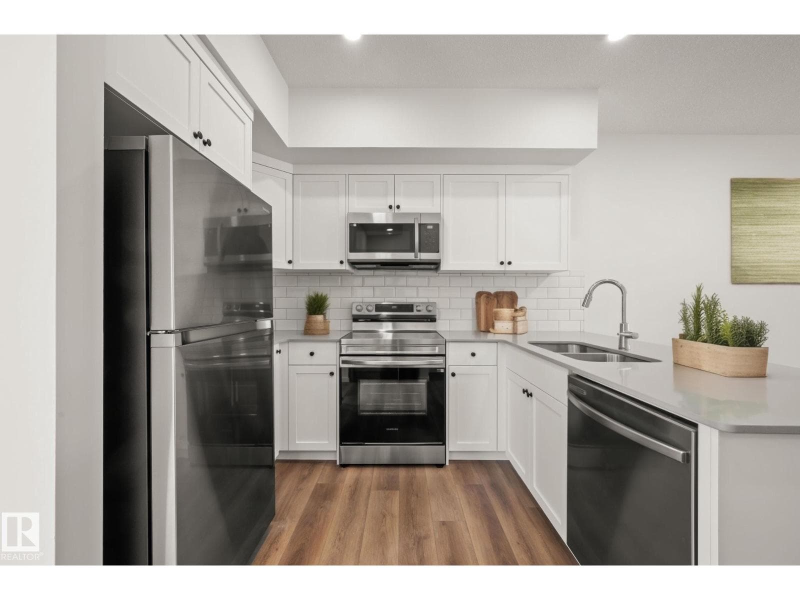 138 CHAPPELLE DR SW — photo 4