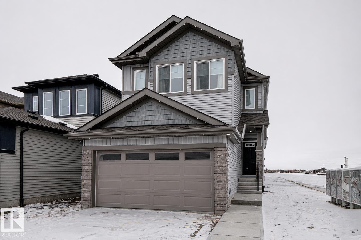 1992 210 ST NW