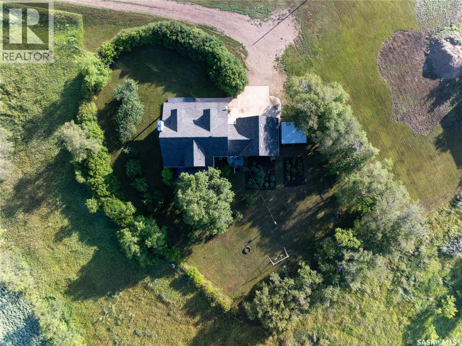 Hepburn Acres — photo 2