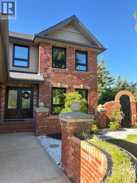 40 Christie Cairn Square SW — photo 2