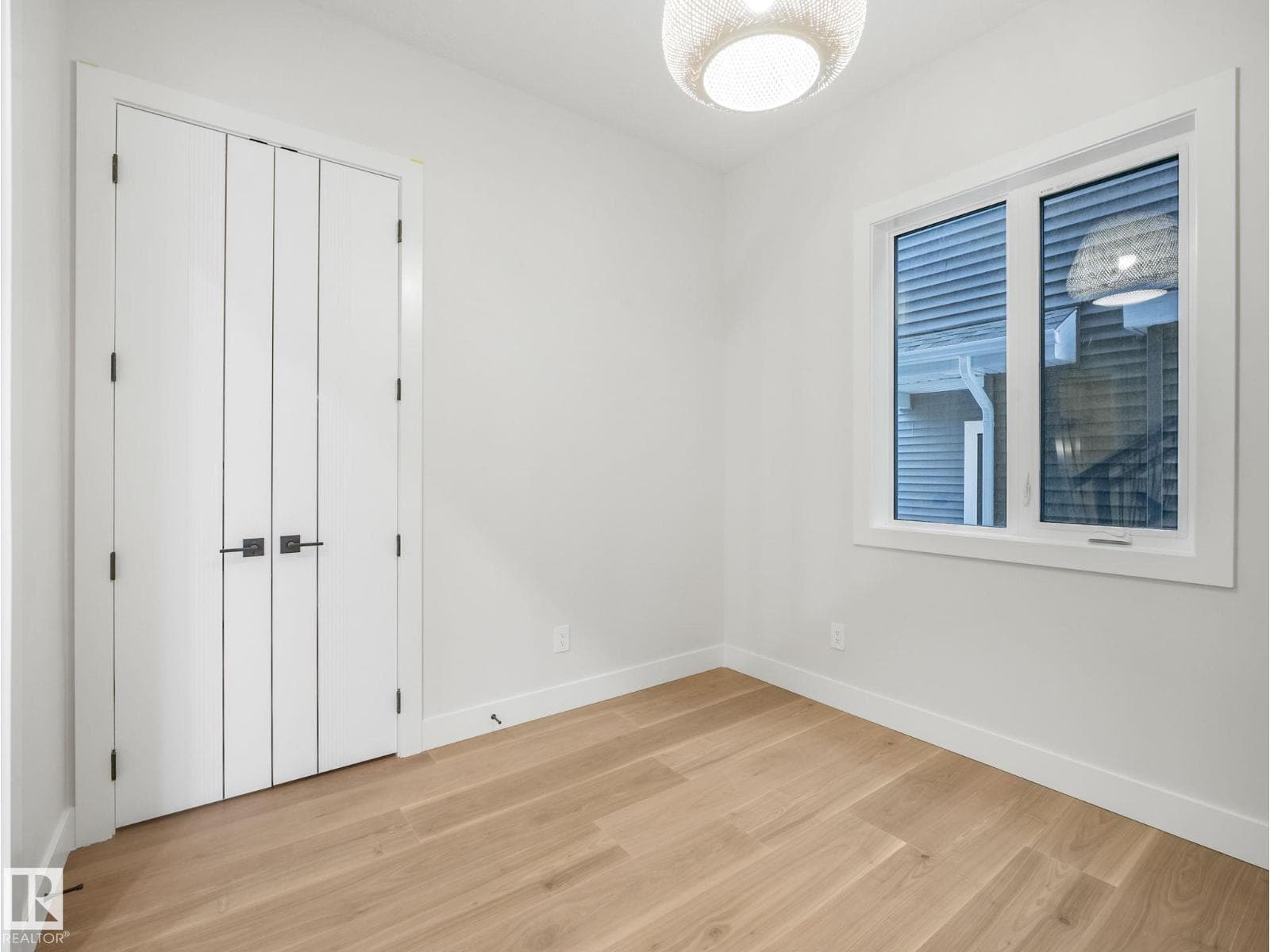 4051 120 ST NW — photo 5