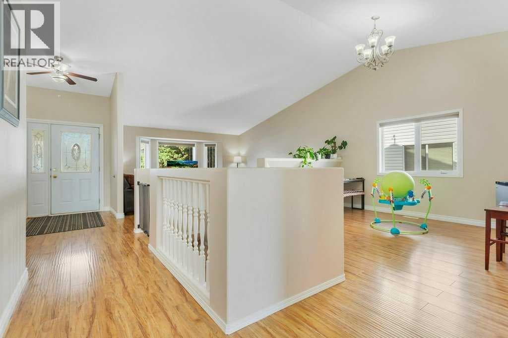 50 Westwood Crescent — photo 5