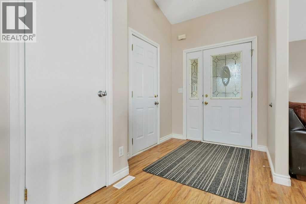 50 Westwood Crescent — photo 4