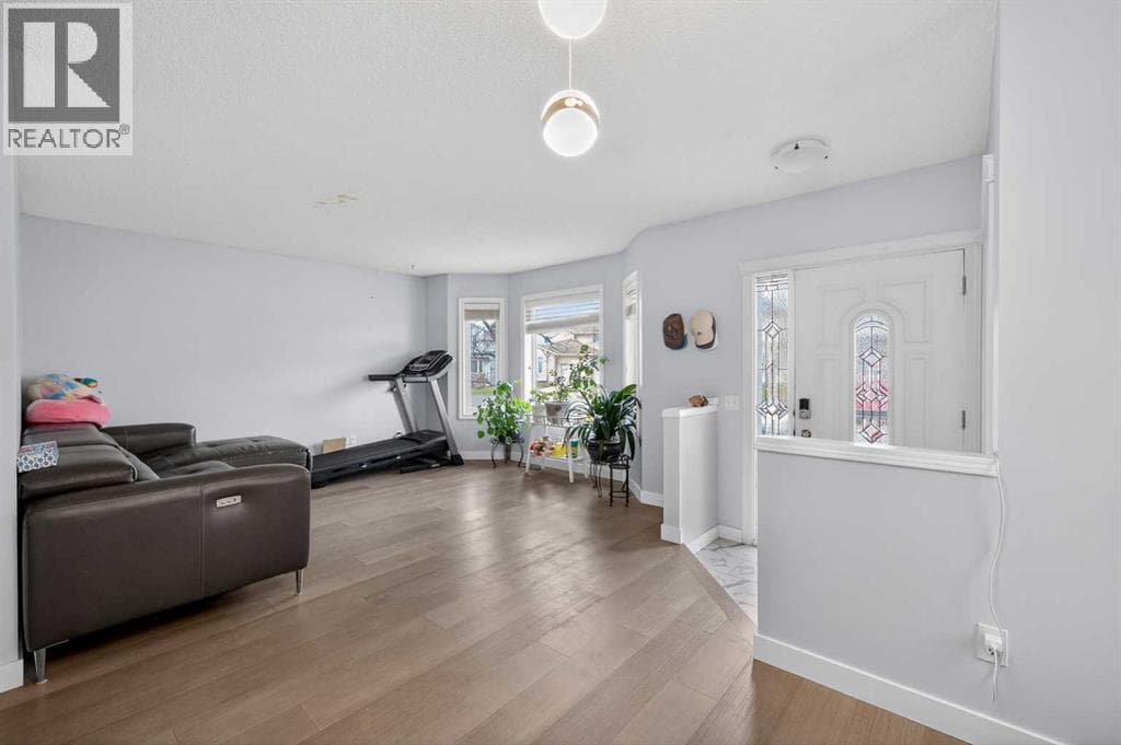 35 Erin Green Place SE — photo 5