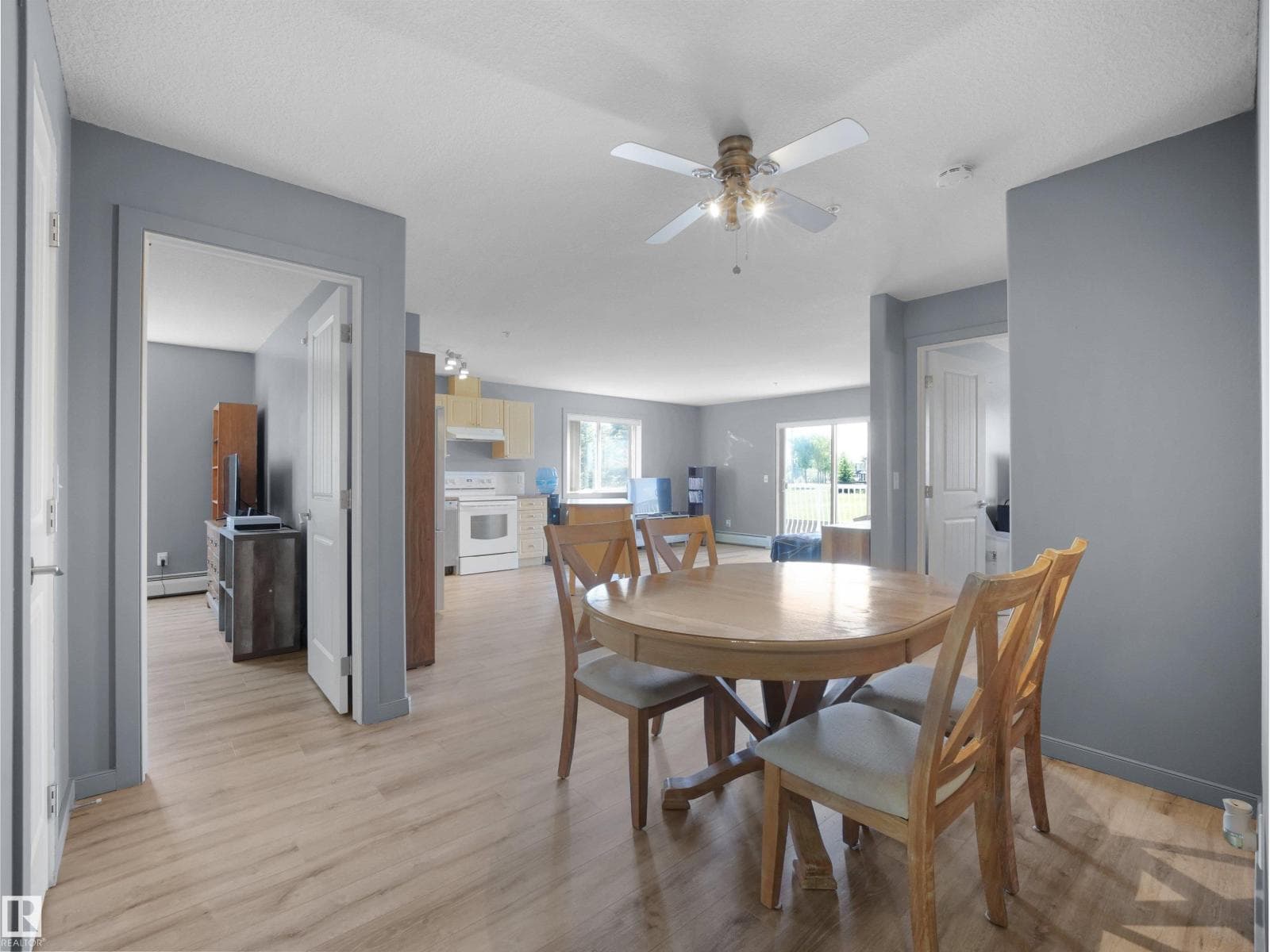 #217 240 SPRUCE RIDGE RD — photo 2