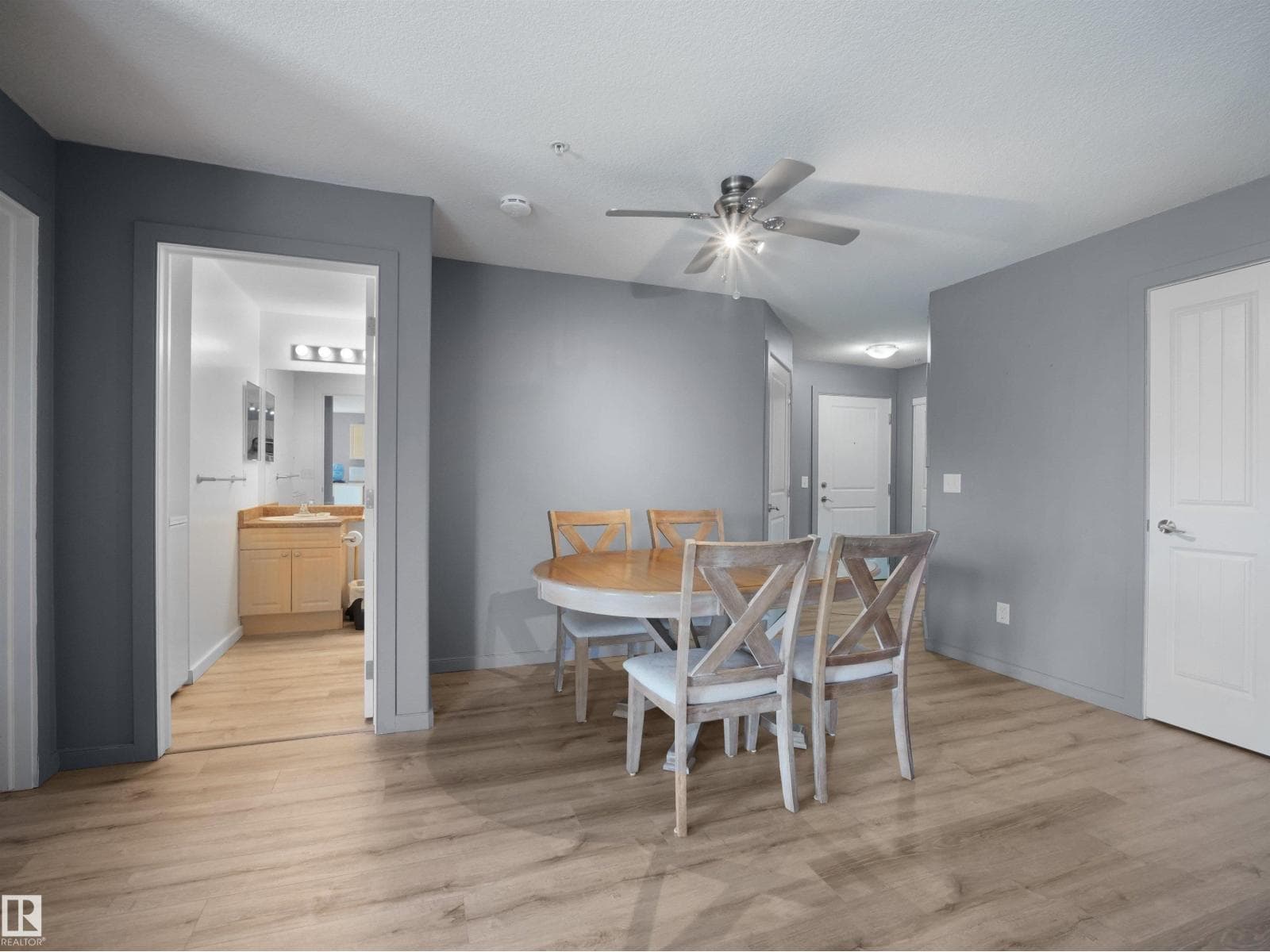#217 240 SPRUCE RIDGE RD — photo 3
