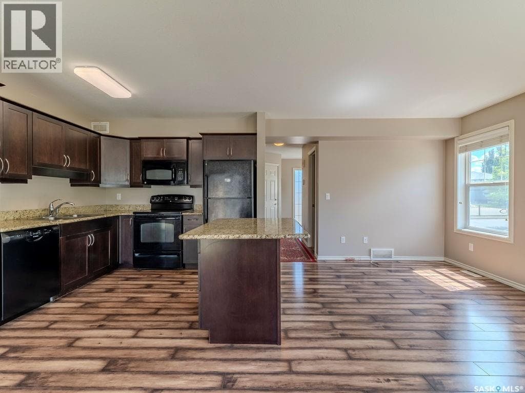 214 615 Lynd CRESCENT — photo 5