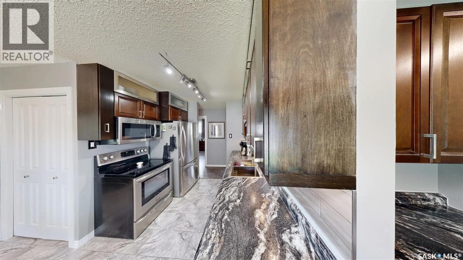 128 Riddell CRESCENT — photo 3