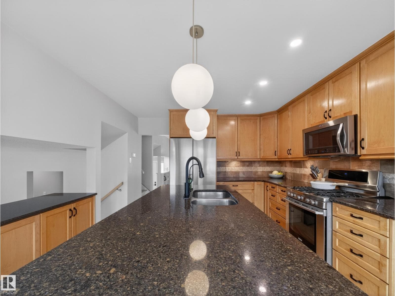 4112 120 ST NW — photo 4