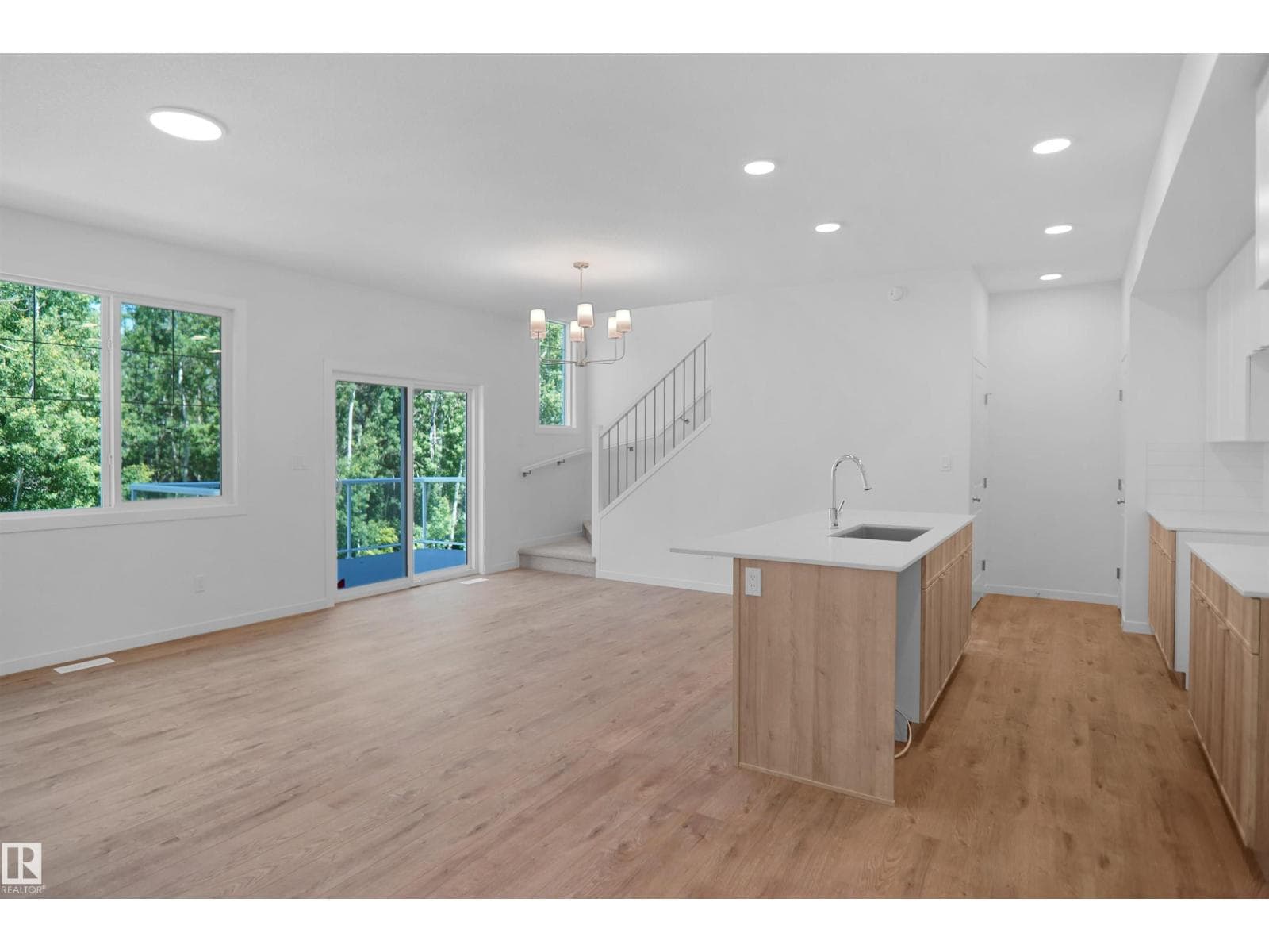 #21 19904 31 AV NW — photo 5