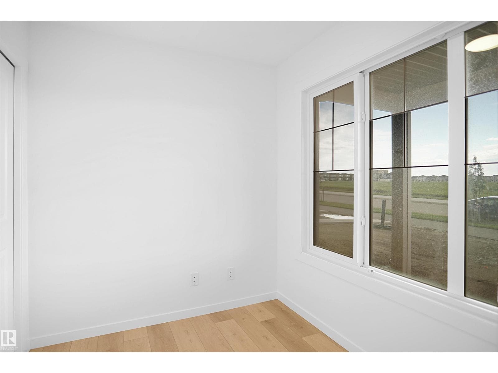 533 ASTER DR NW — photo 4