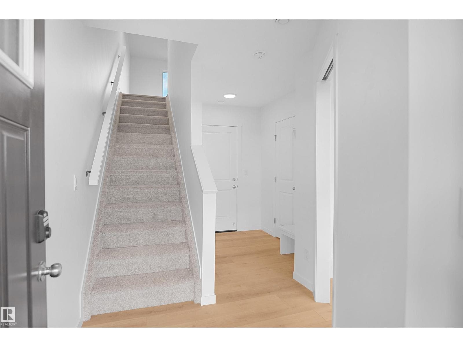 533 ASTER DR NW — photo 3
