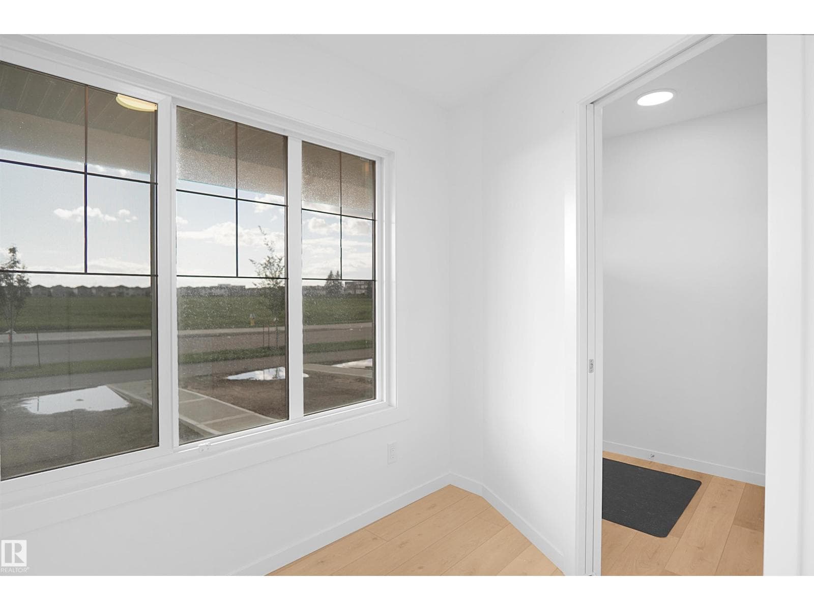 533 ASTER DR NW — photo 5