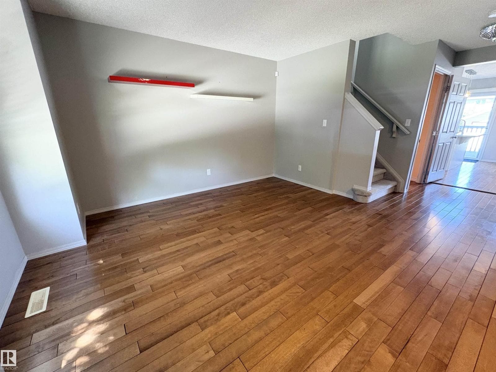 21354 87A AV NW — photo 3
