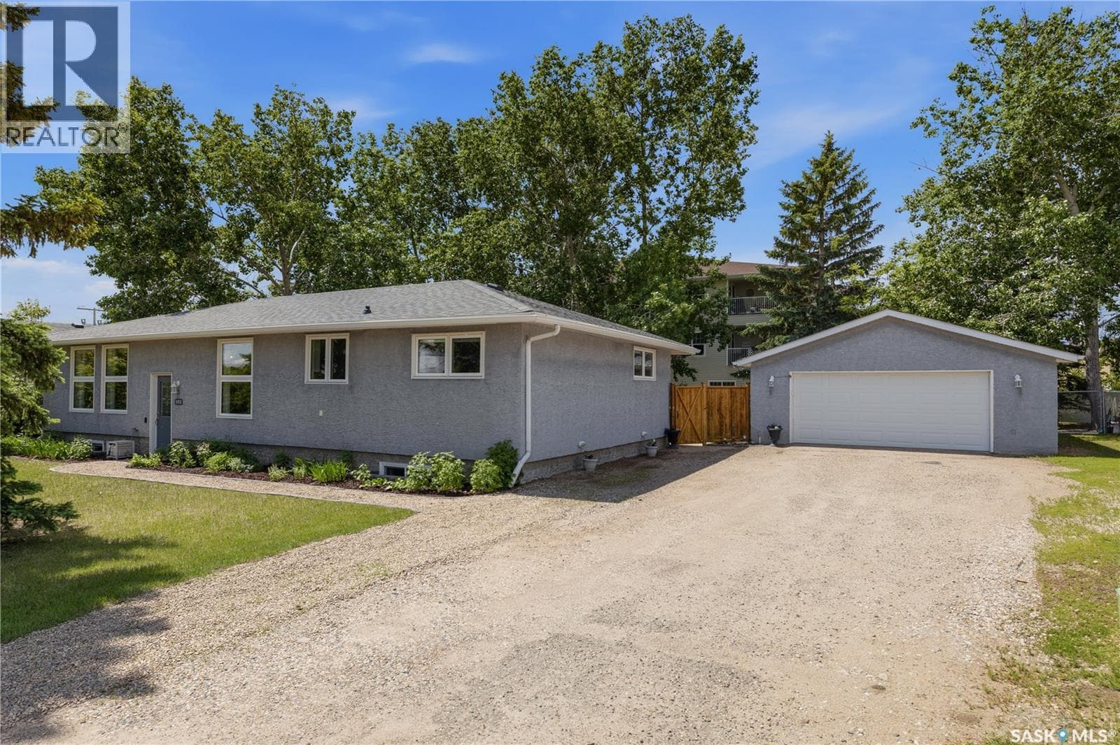 102 Plaxton PLACE