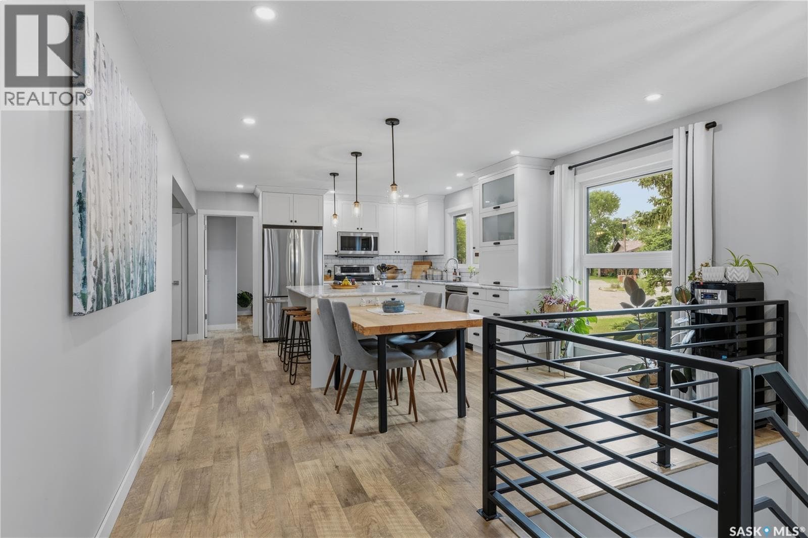 102 Plaxton PLACE — photo 4