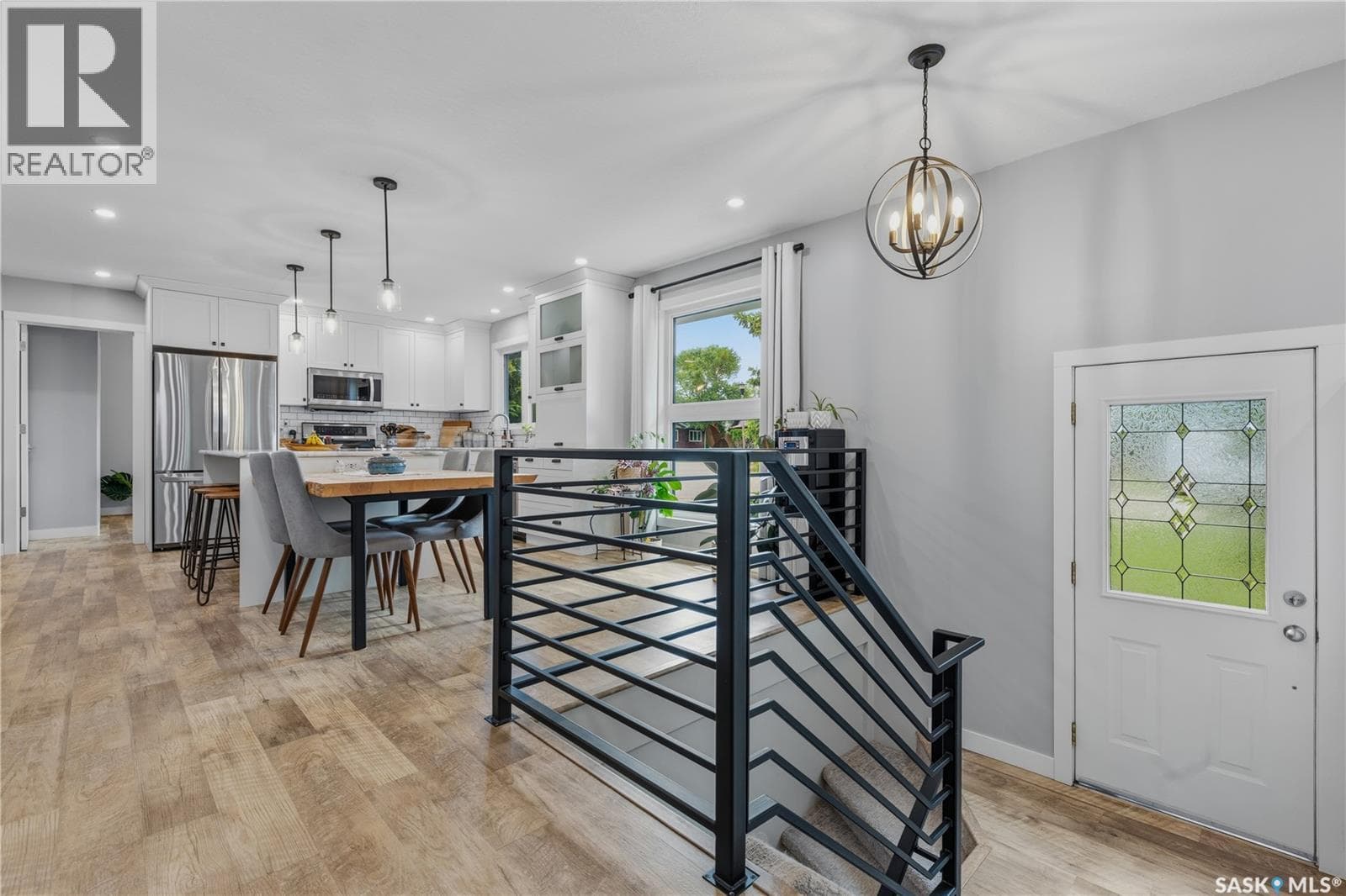 102 Plaxton PLACE — photo 3