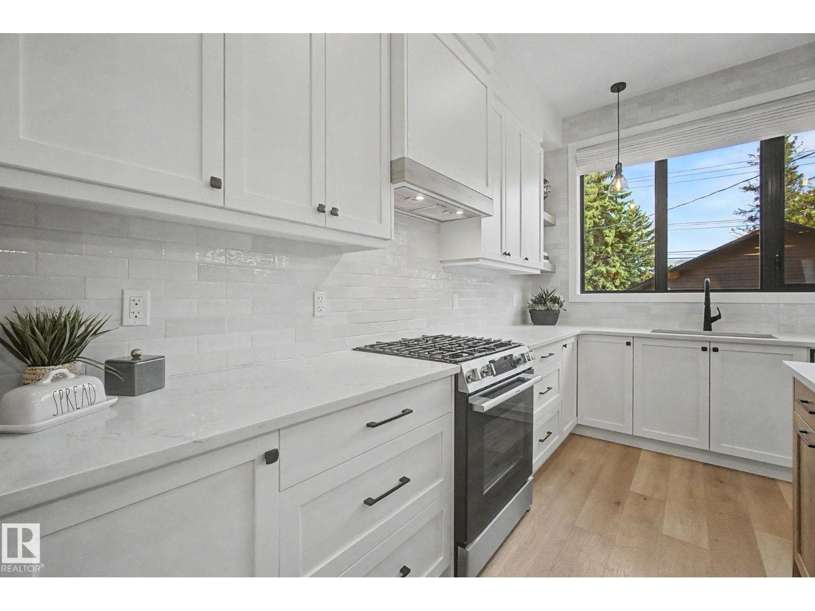 14711 88 AV NW — photo 3