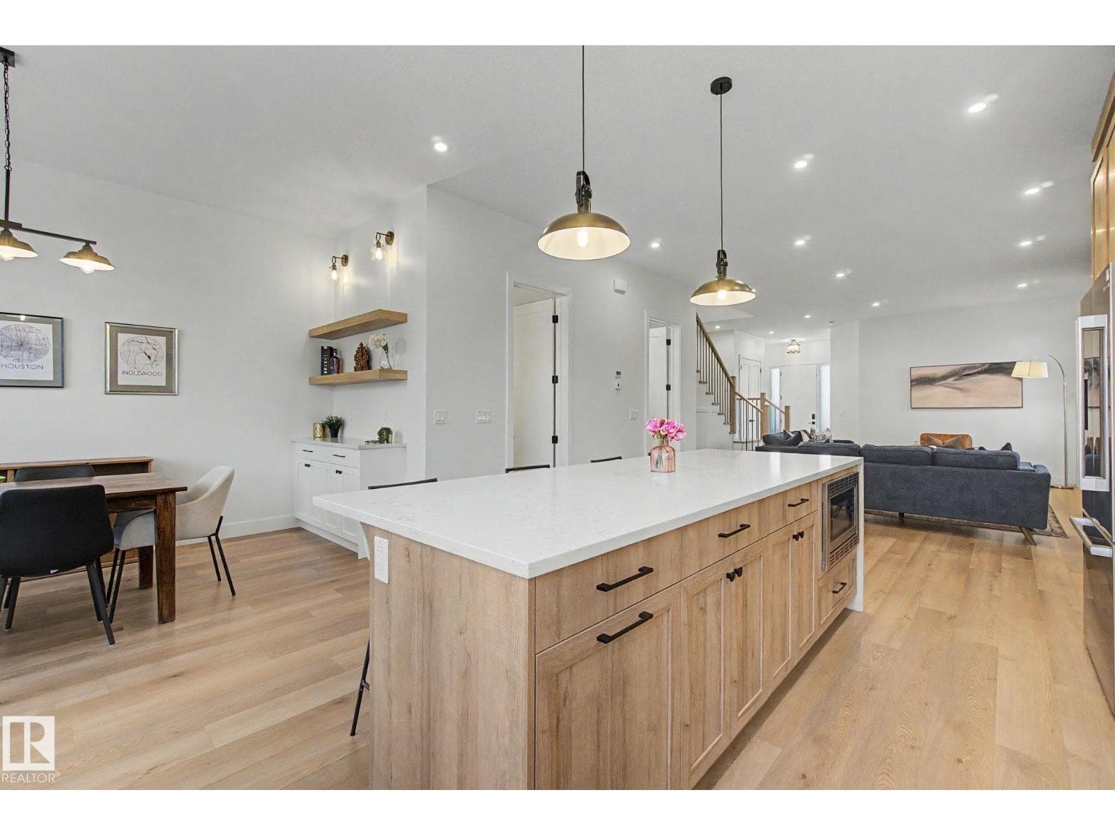 14711 88 AV NW — photo 5