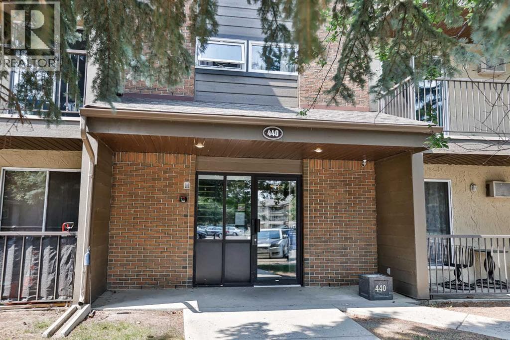 307, 440 Columbia Boulevard W — photo 4