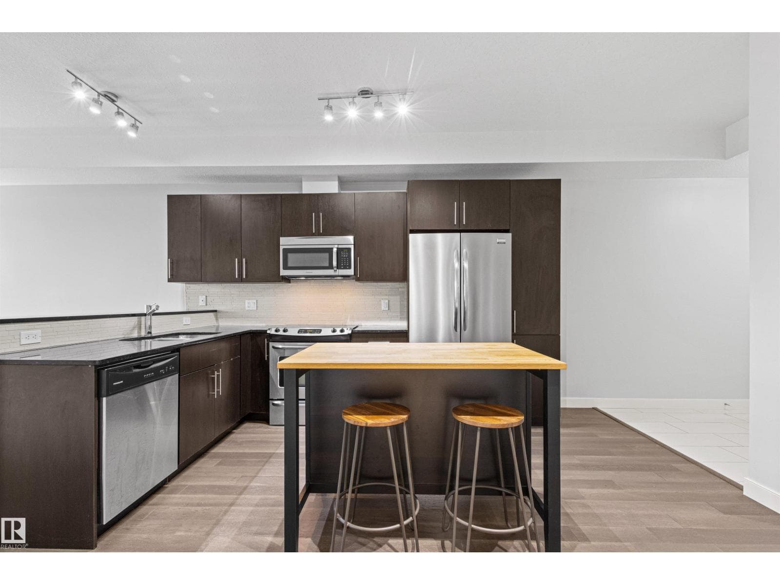 #318 10811 72 AV NW — photo 3