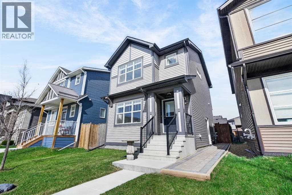 848 Chinook Gate Parade SW — photo 3