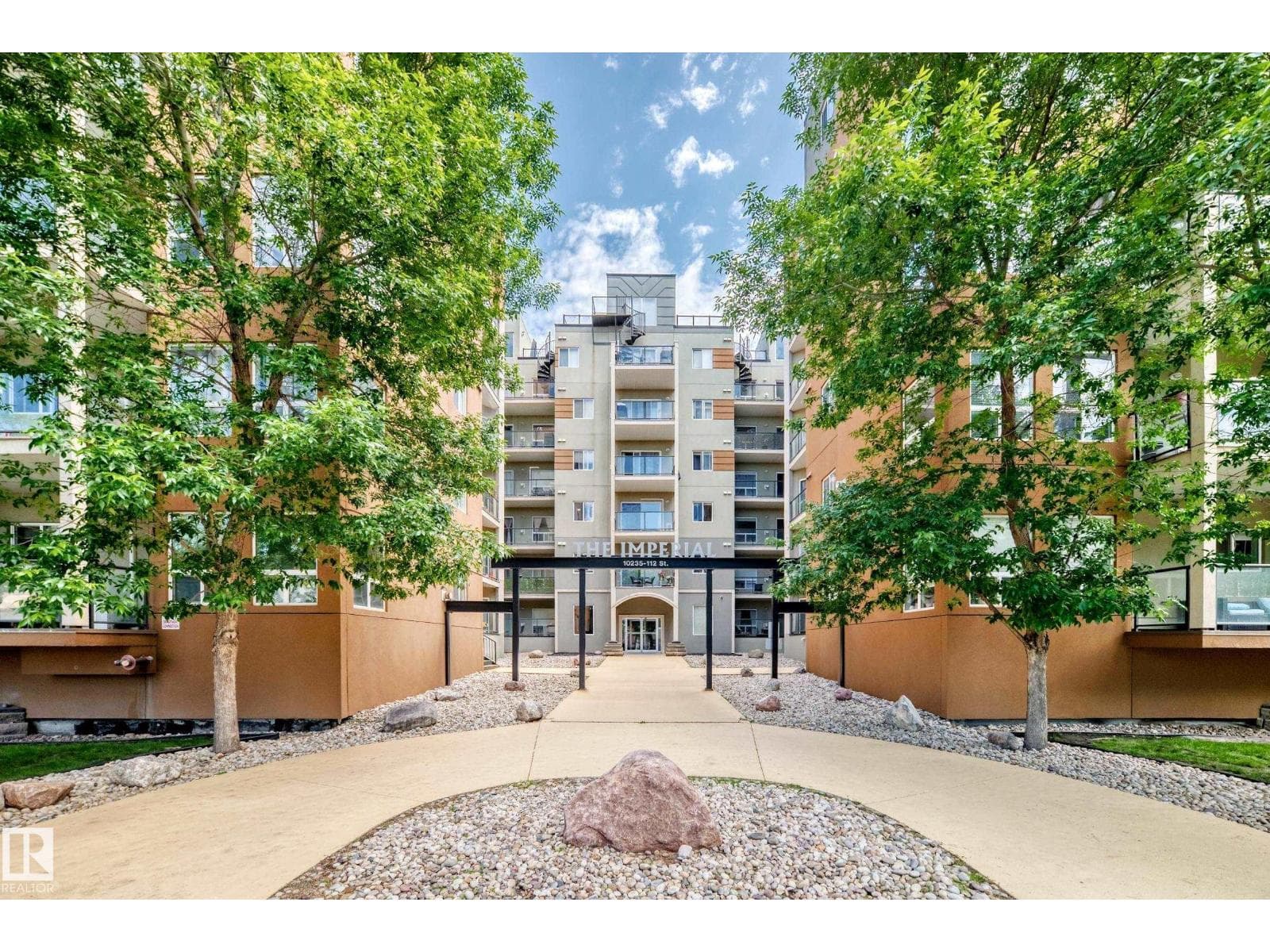 #319 10235 112 ST NW