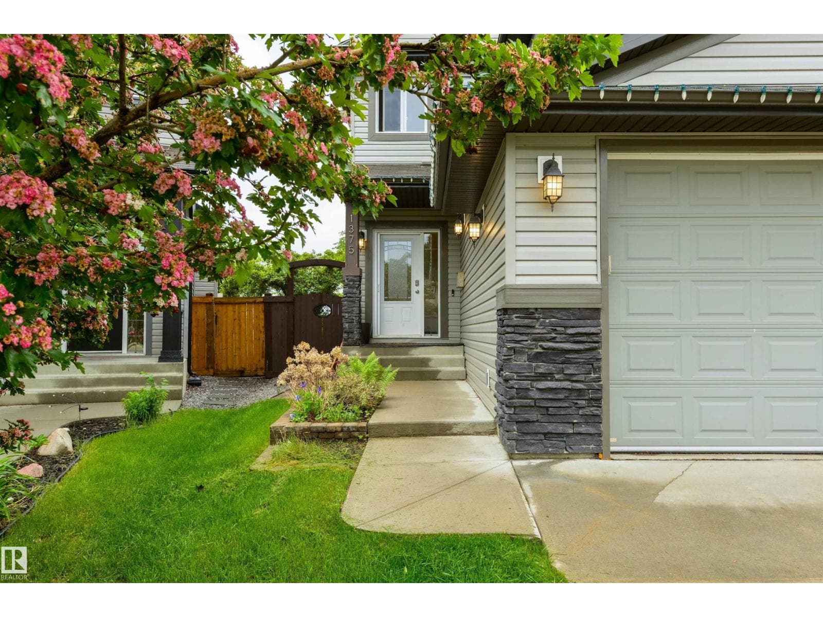 1375 113 ST SW — photo 3