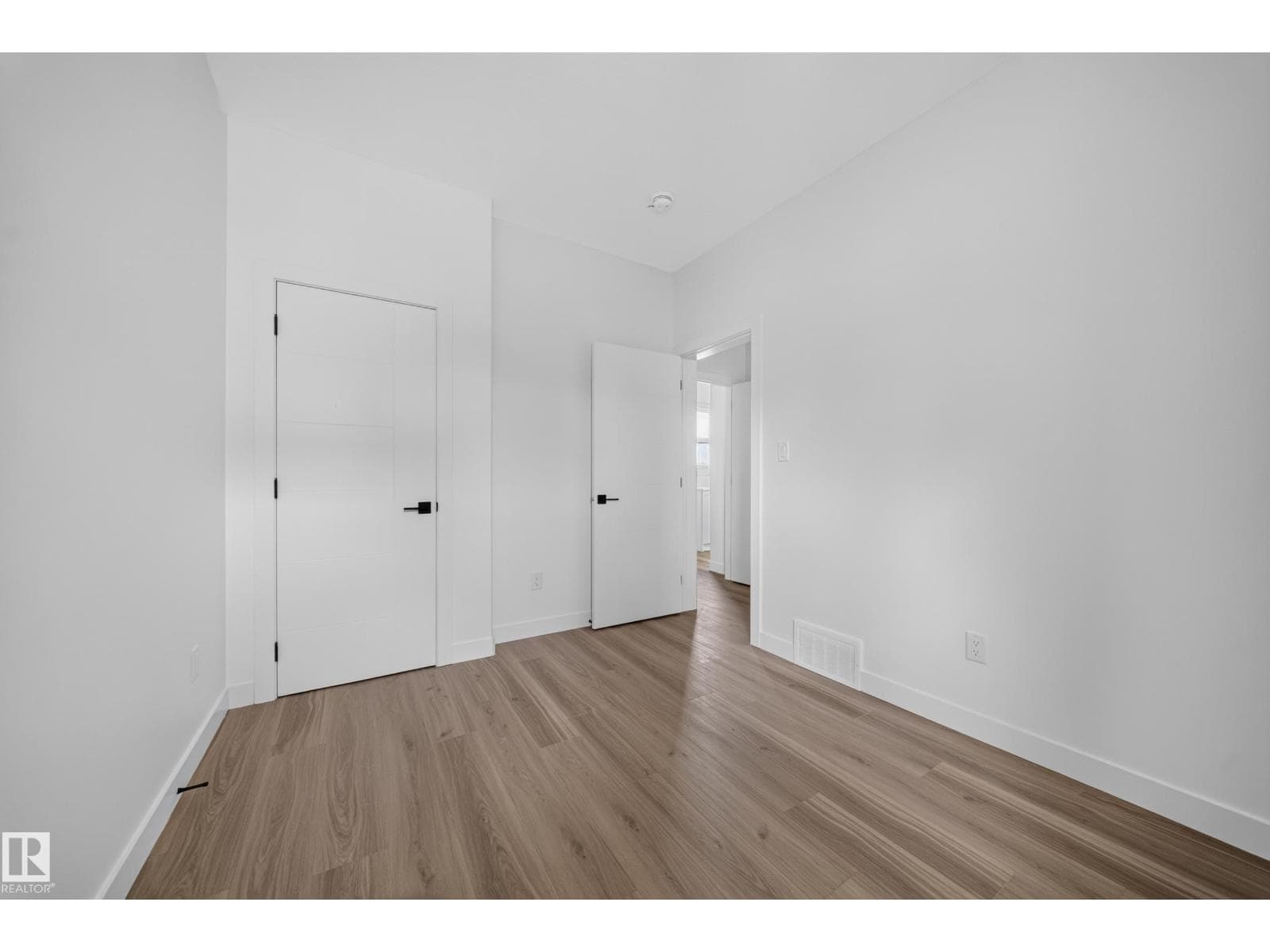 523 Ashgrove Circle — photo 3