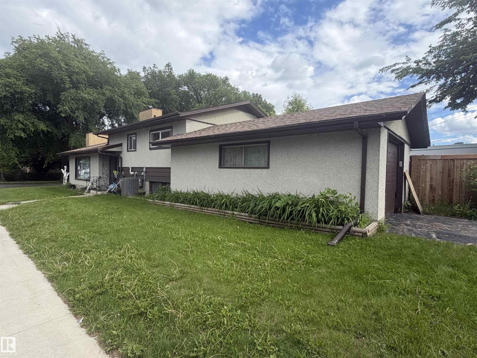 5303 119 AV NW — photo 2