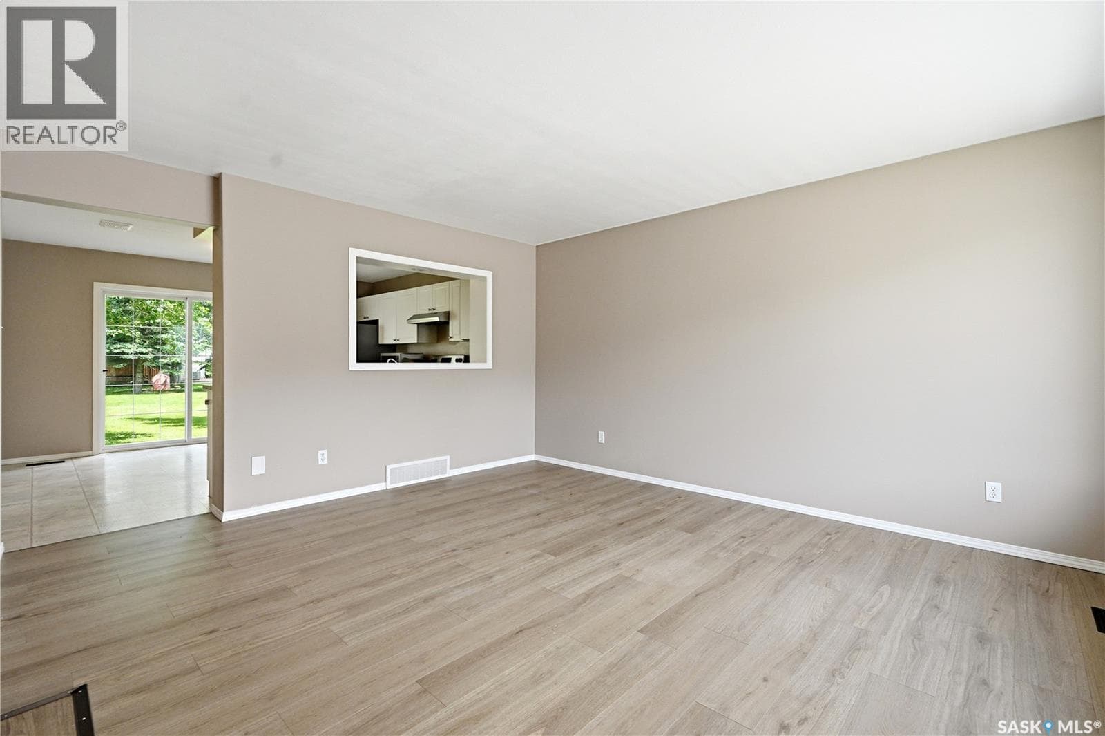 219 670 Kenderdine ROAD — photo 2