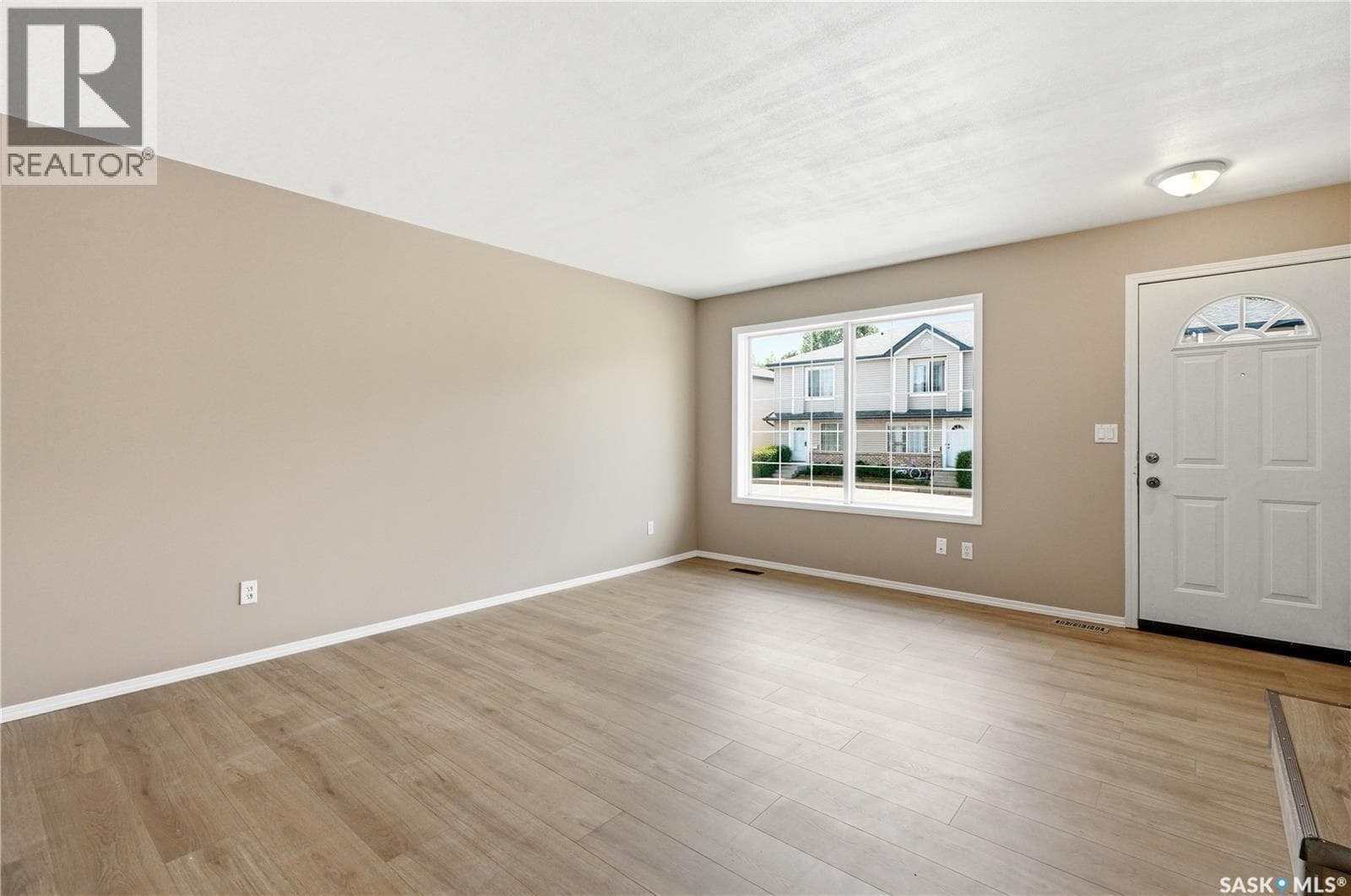 219 670 Kenderdine ROAD — photo 5