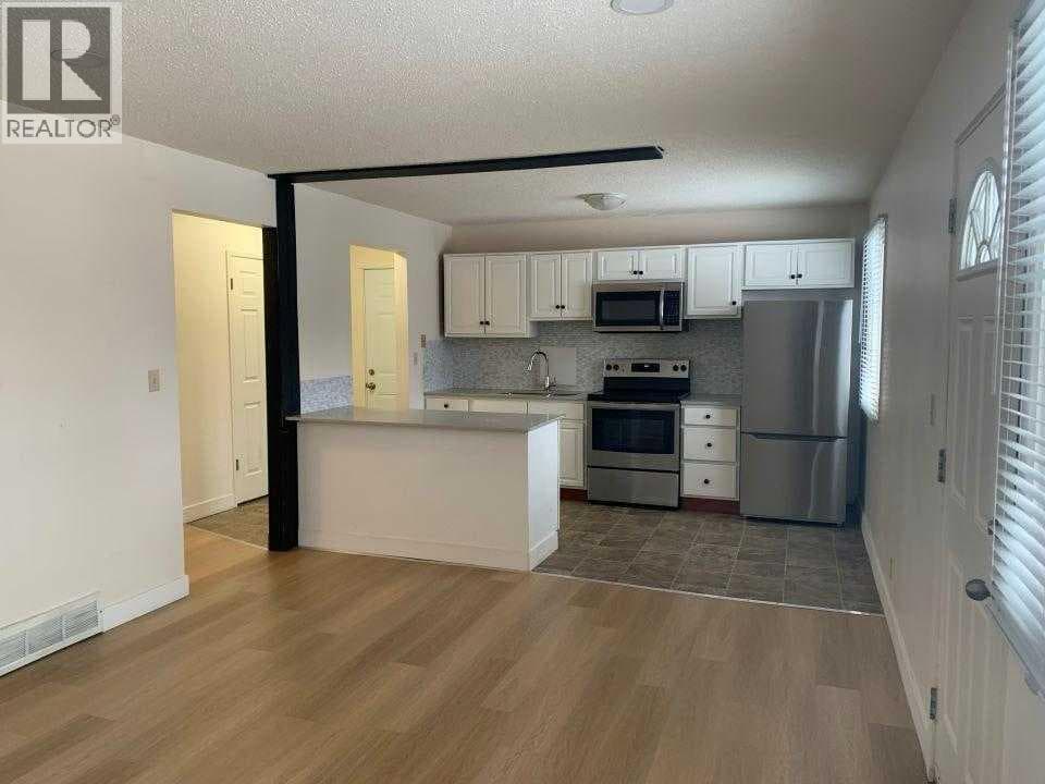 5805 56 Avenue — photo 3