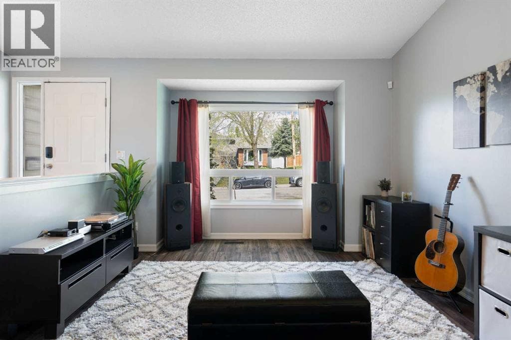 8 Hawkwood Place NW — photo 5