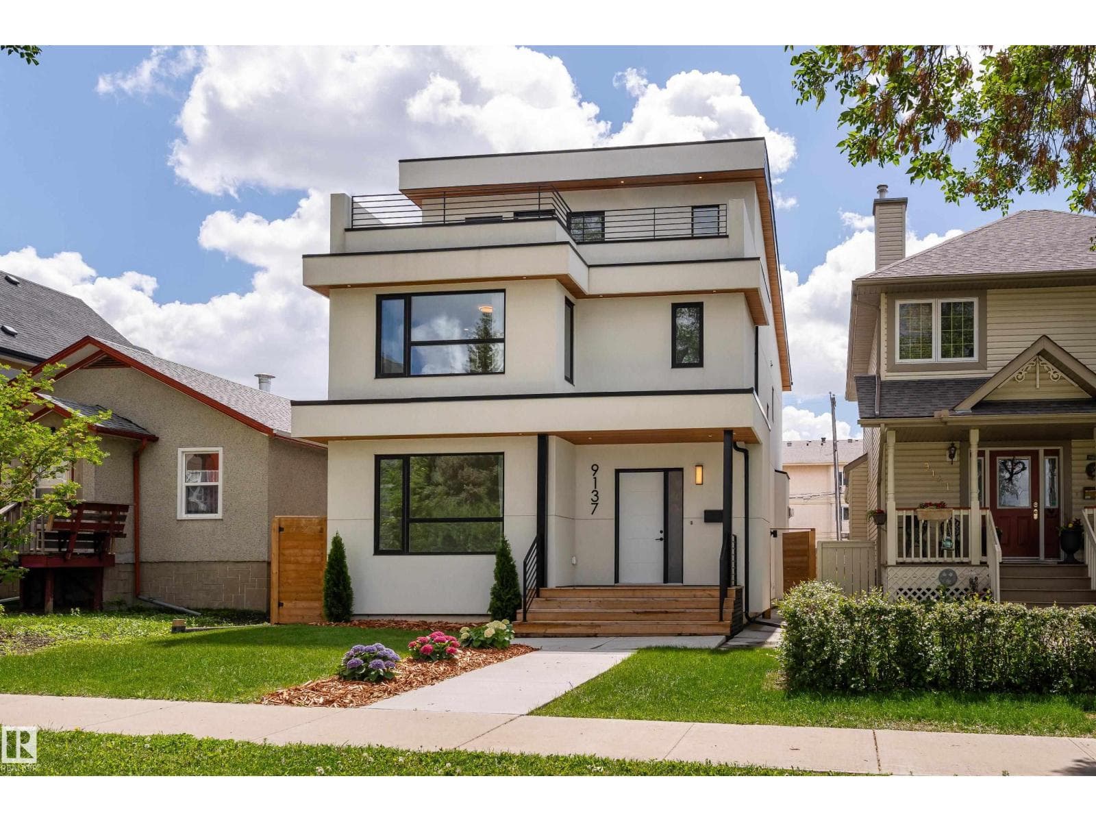 9137 84 AV NW NW