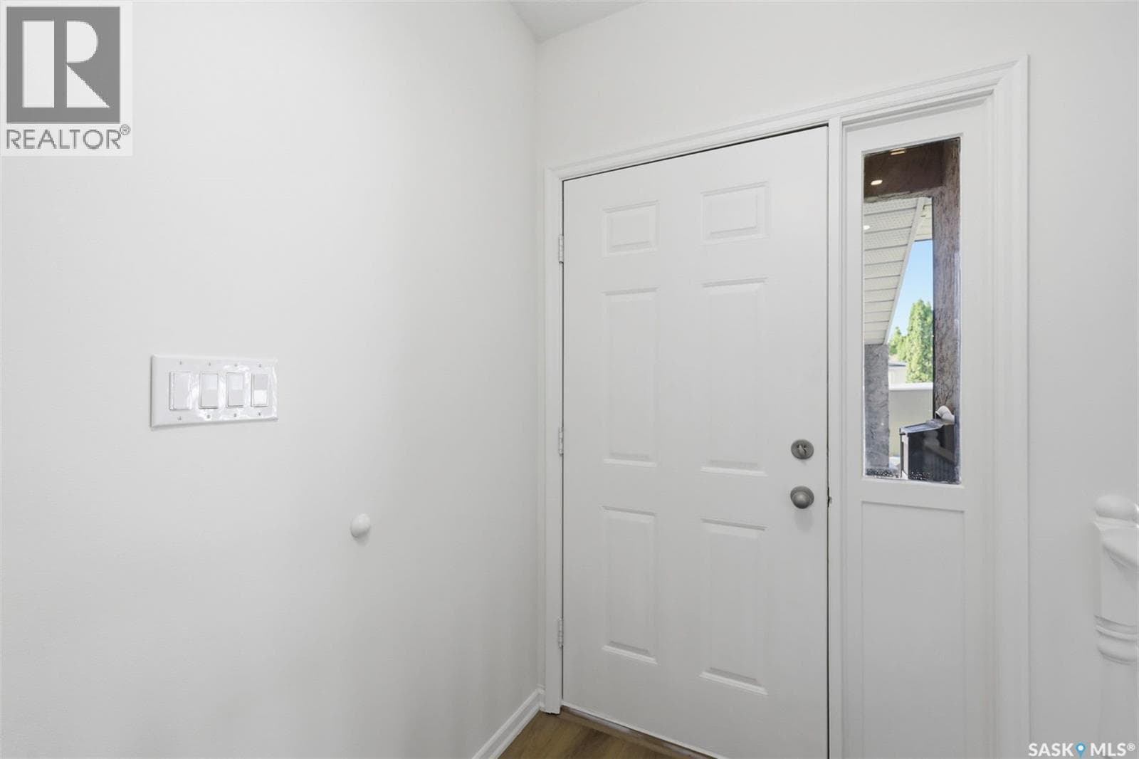 235 Bronson WAY — photo 2